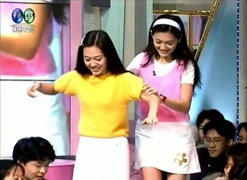 明星妈妈爆料是谁啊视频,揭秘“是谁啊”视频背后的惊人真相  第3张